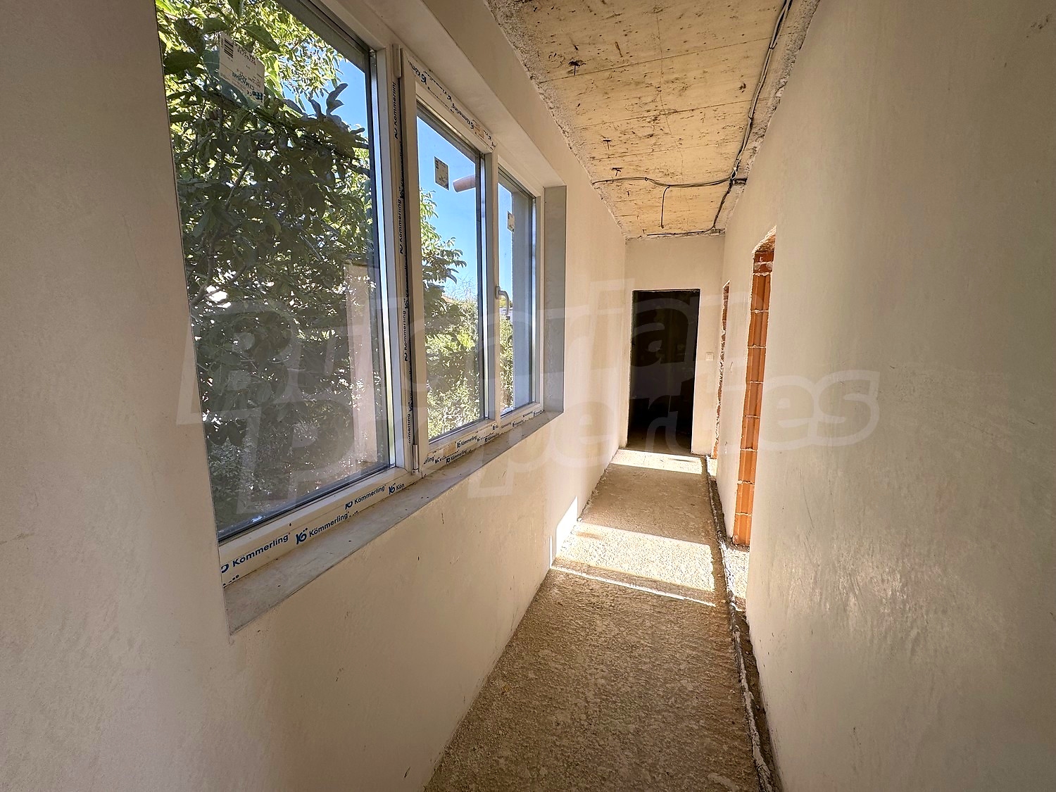 Gallery Picture 15