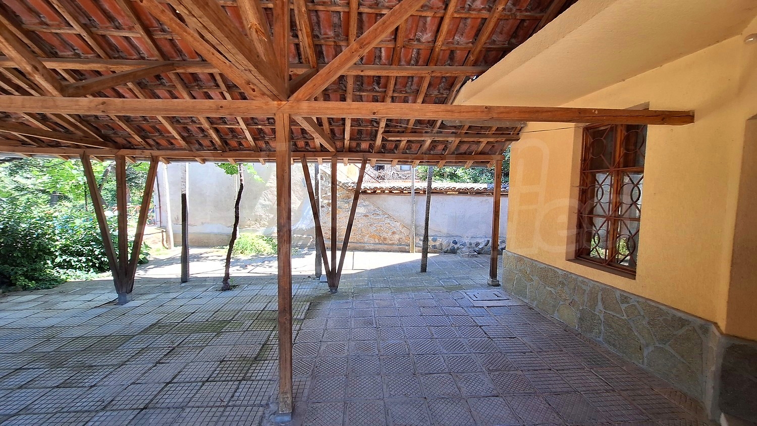 Gallery Picture 6