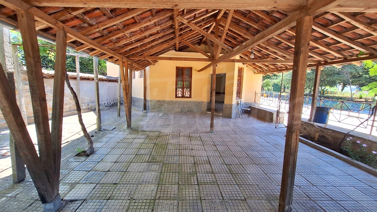 Gallery Picture 8