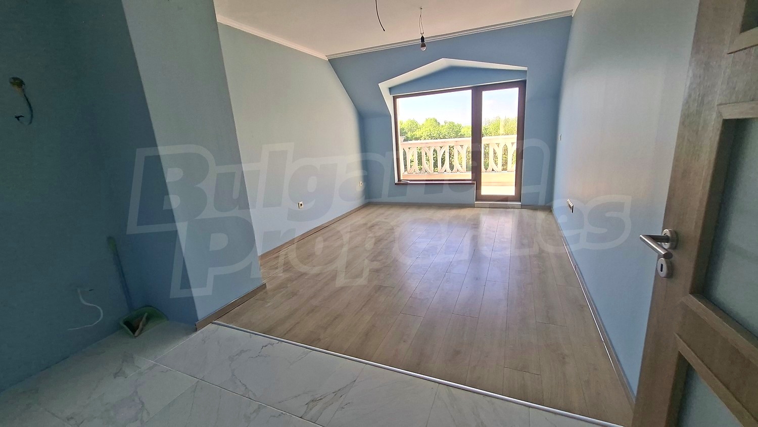 Gallery Picture 2