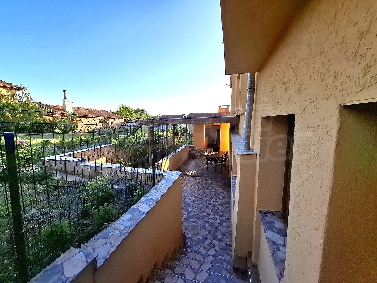 Gallery Picture 8