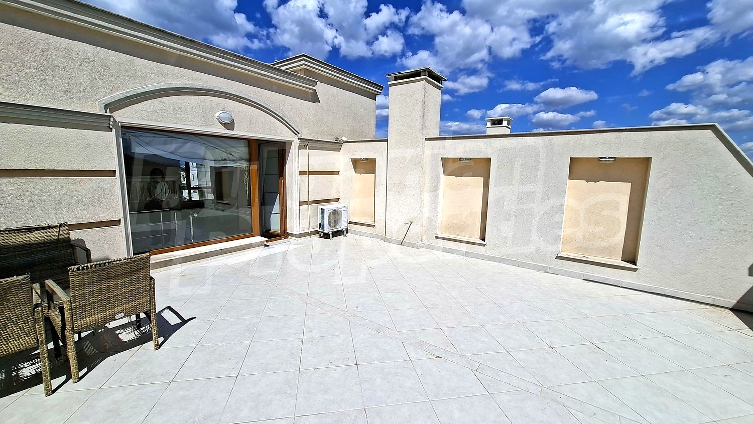 Gallery Picture 14
