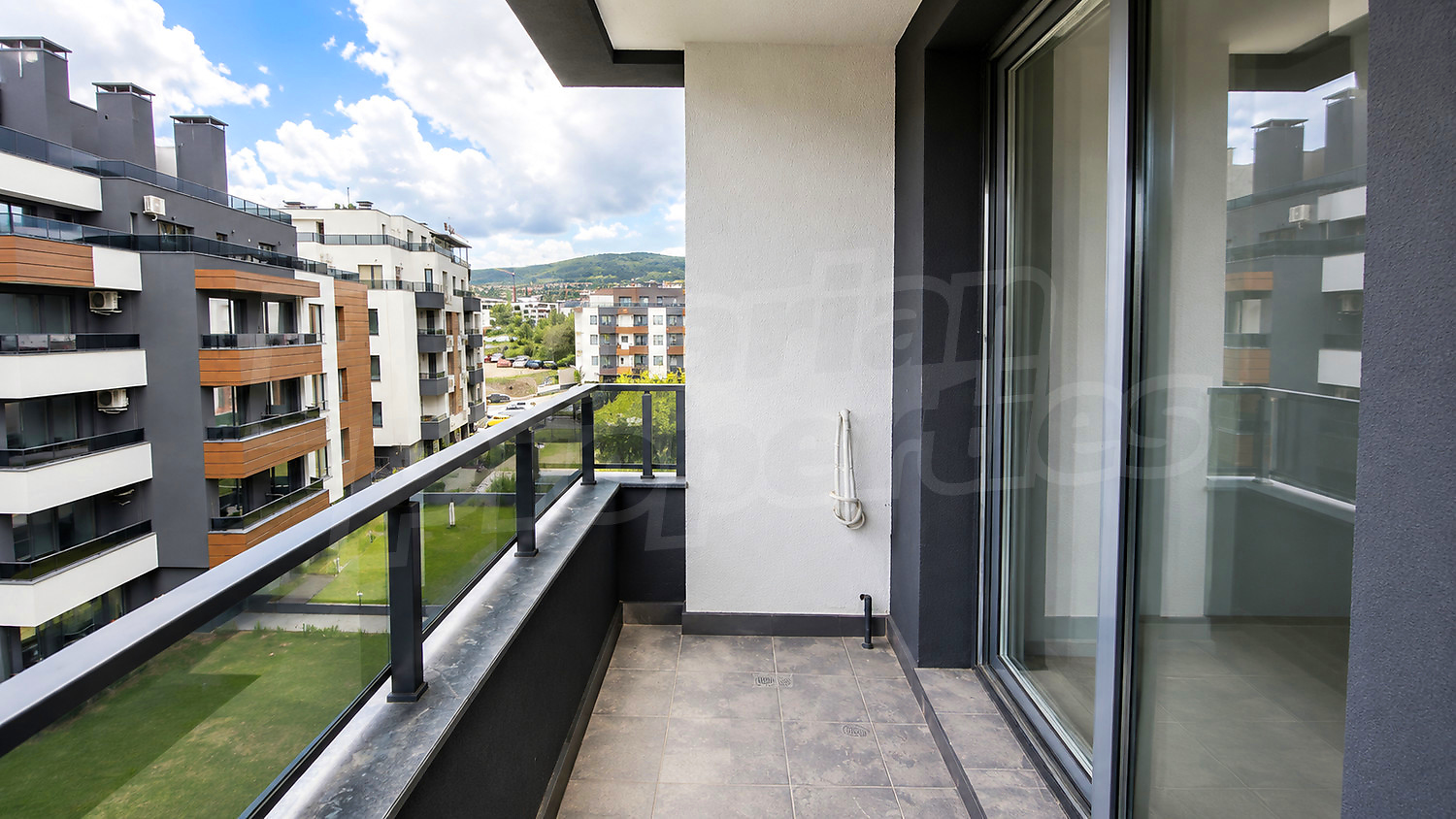 Gallery Picture 6