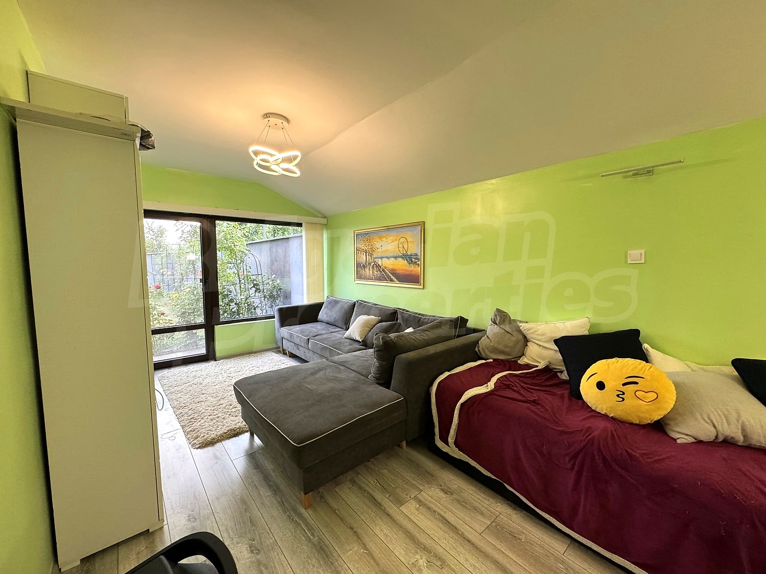 Gallery Picture 17