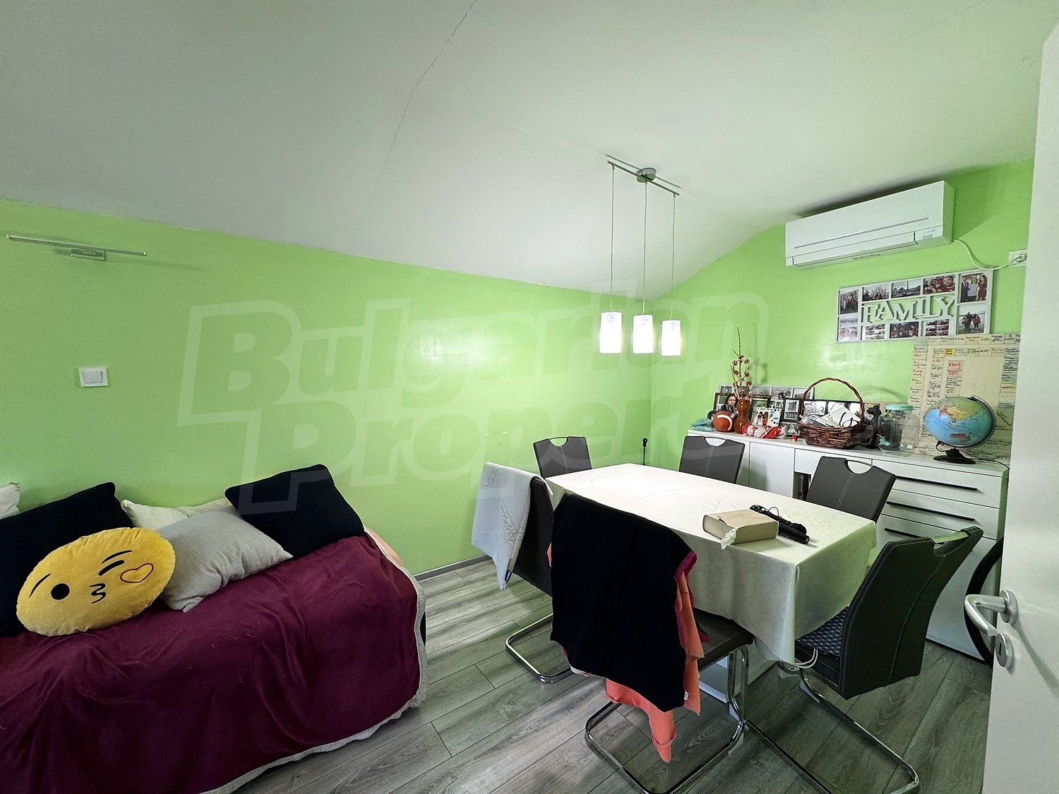 Gallery Picture 10
