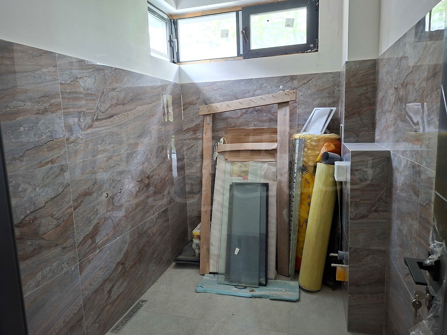 Gallery Picture 16