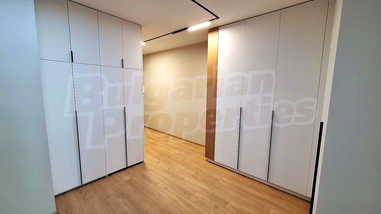 Gallery Picture 6