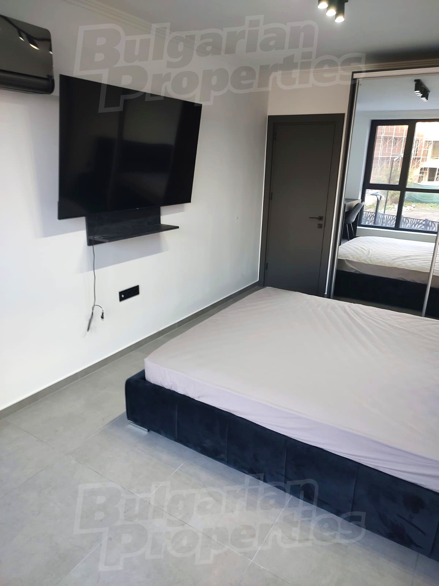 Gallery Picture 10