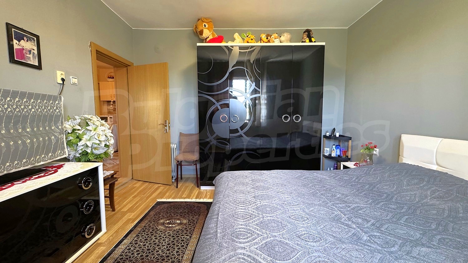 Gallery Picture 10