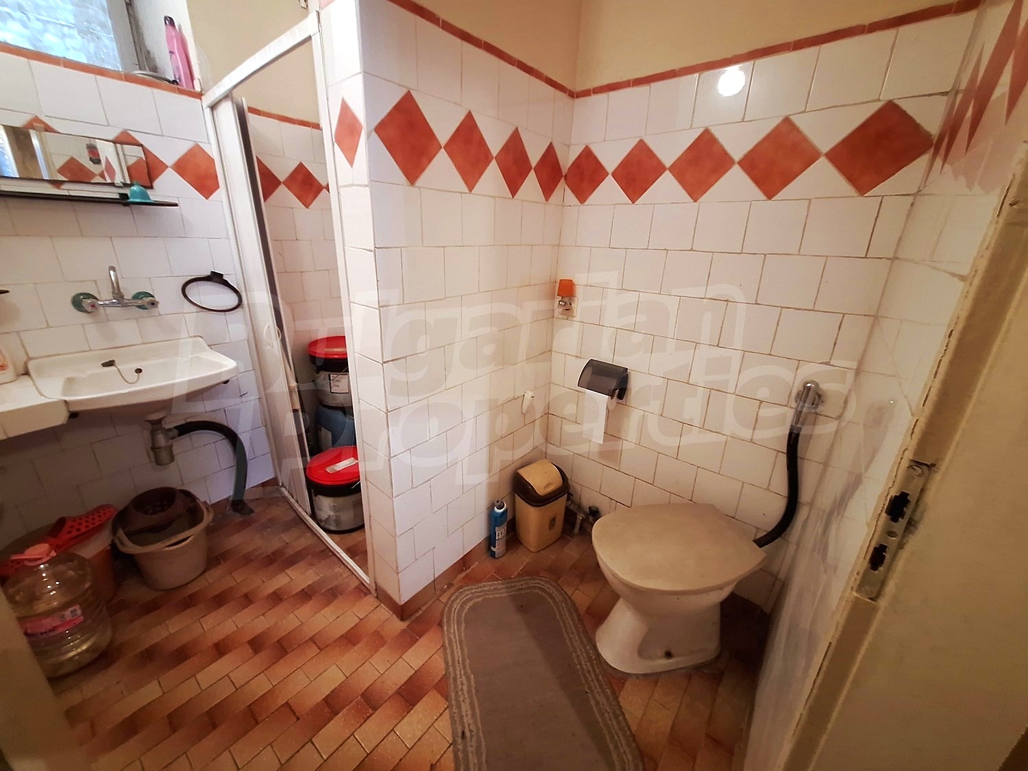 bathroom, toilet