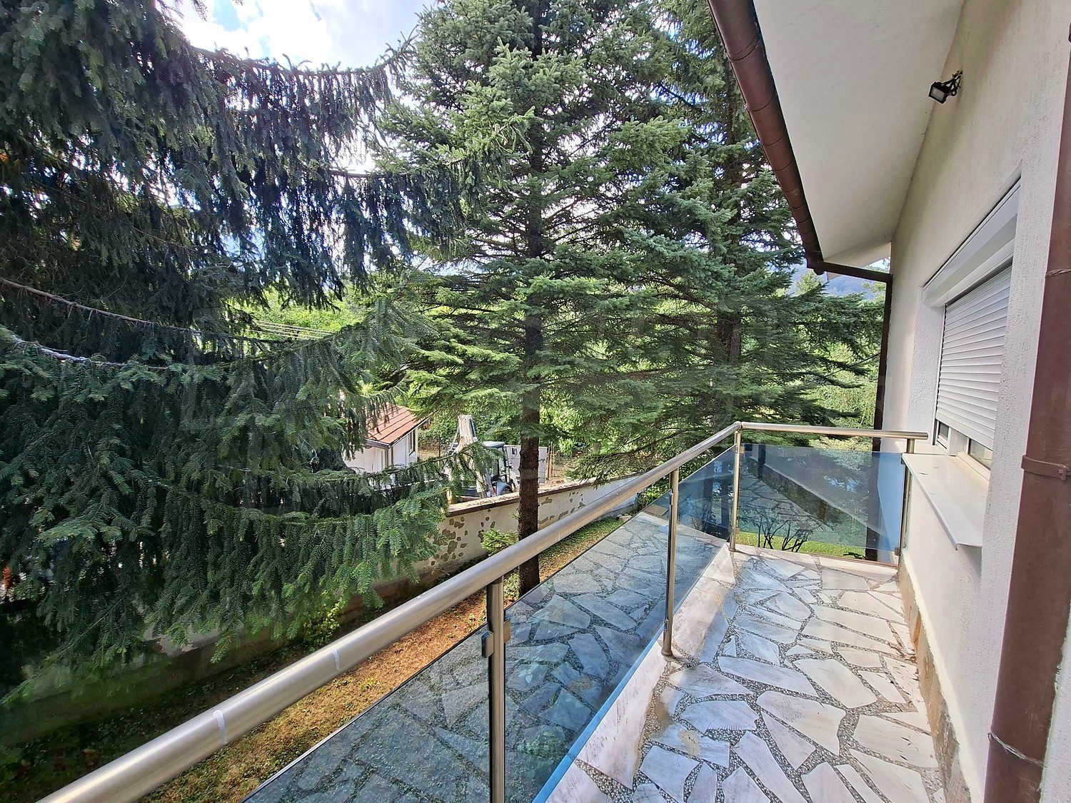 Gallery Picture 40