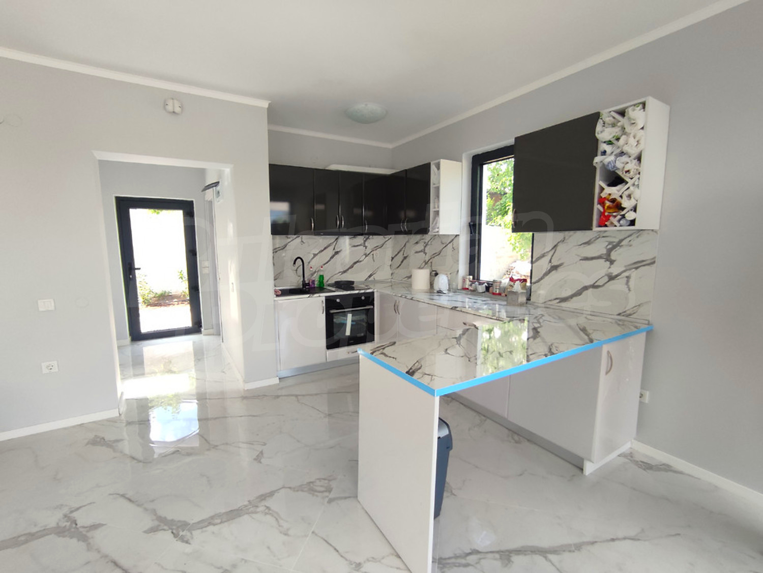 Gallery Picture 5