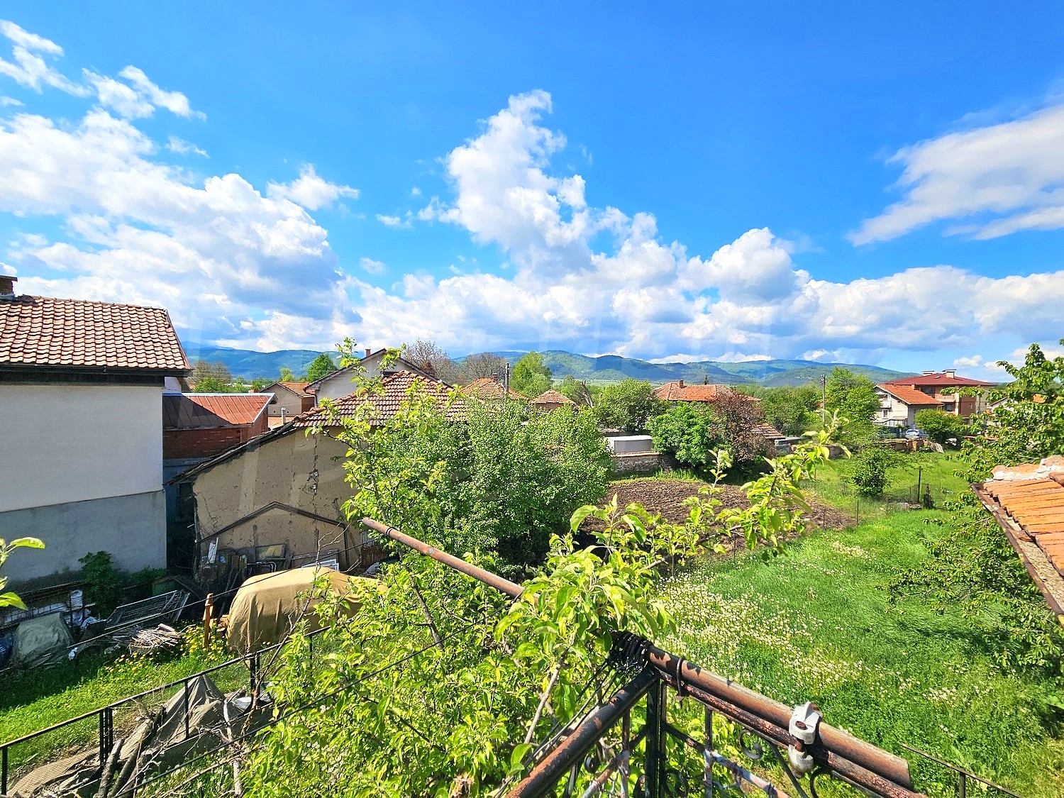 outside, mountain, green area
