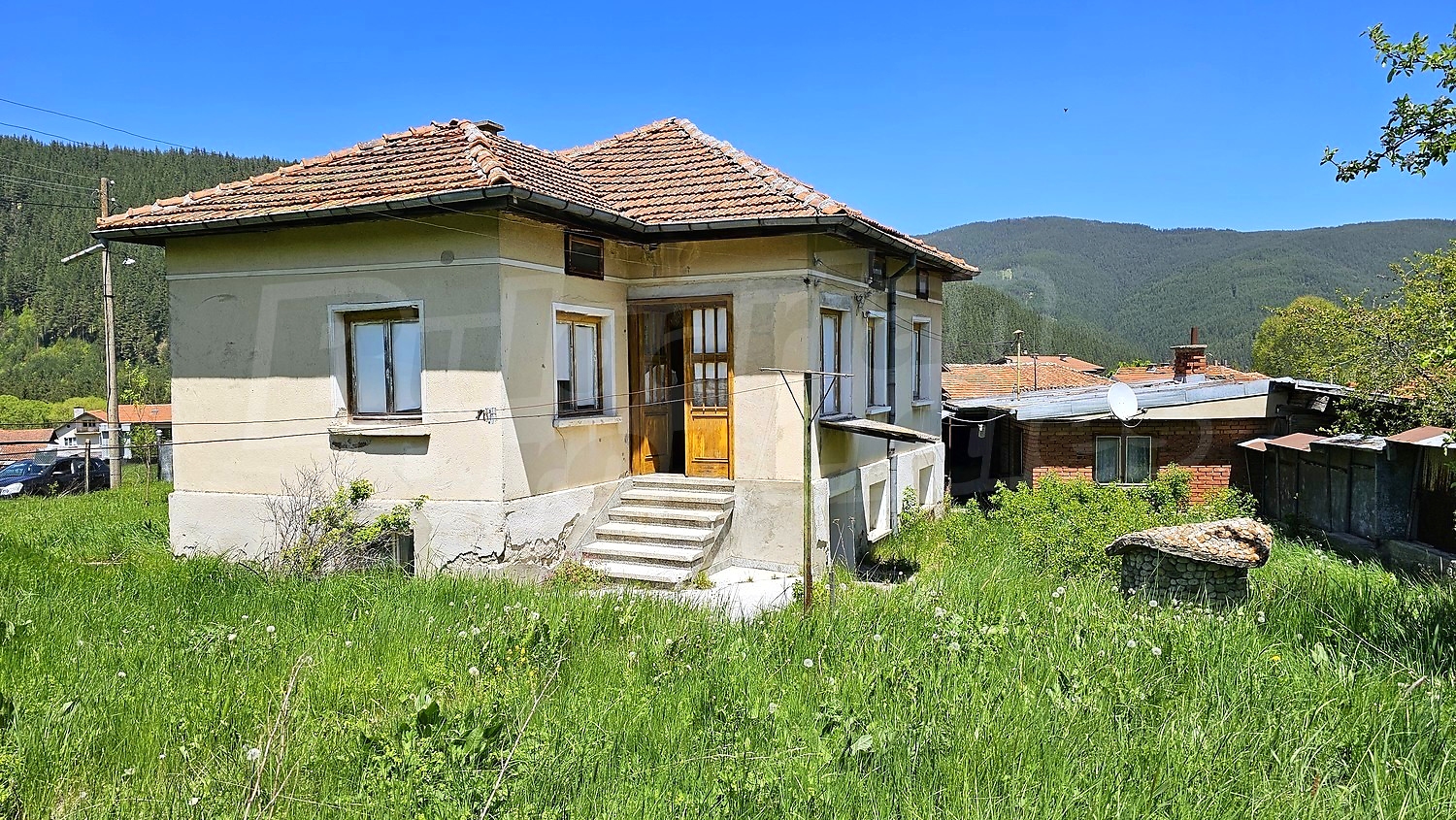 outside, facade, green area, mountain