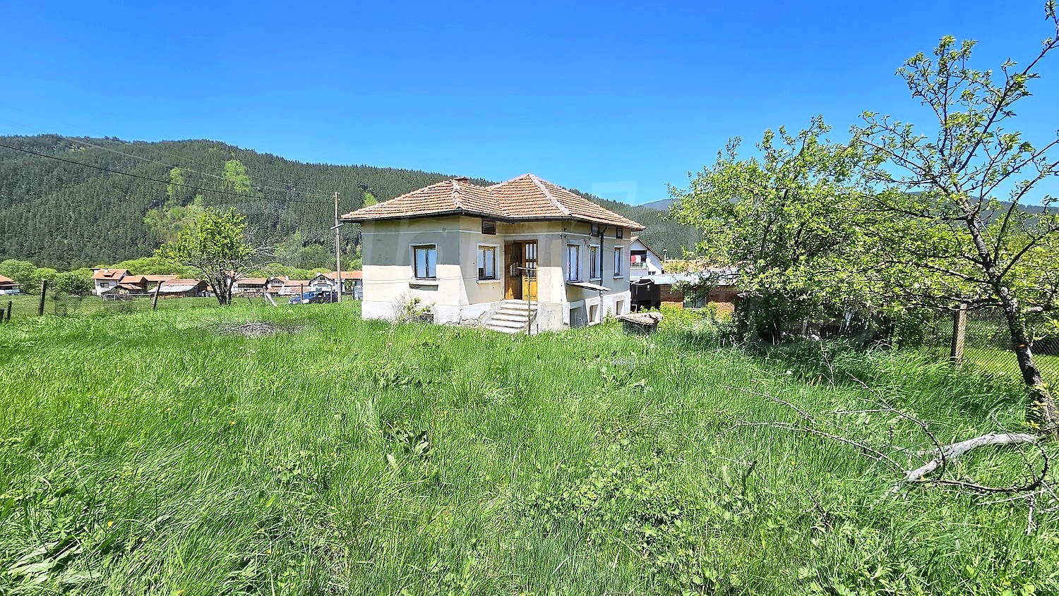 outside, facade, garden, mountain, green area