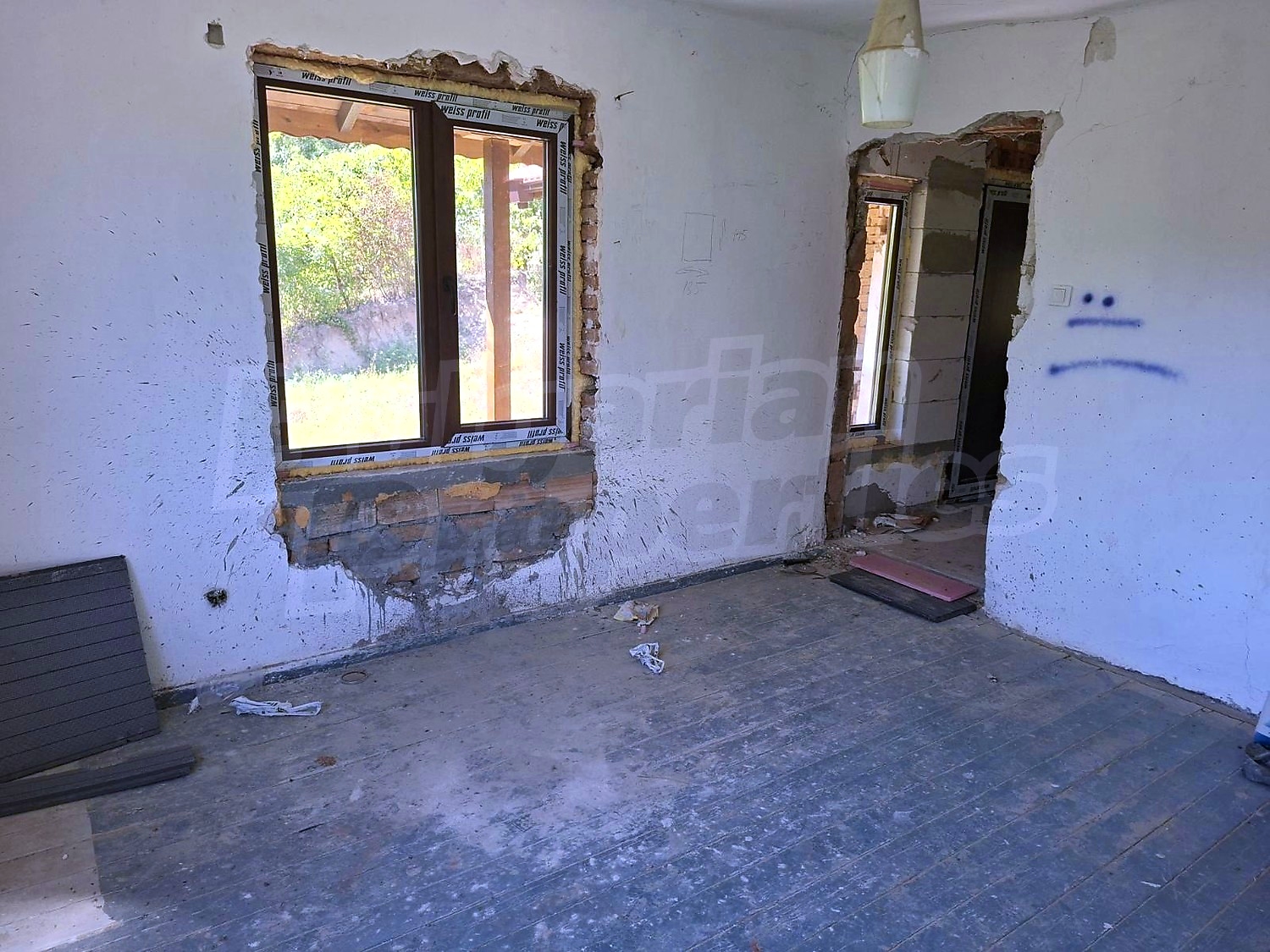 Gallery Picture 9