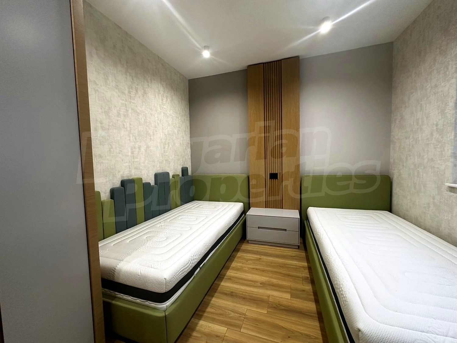 Gallery Picture 15