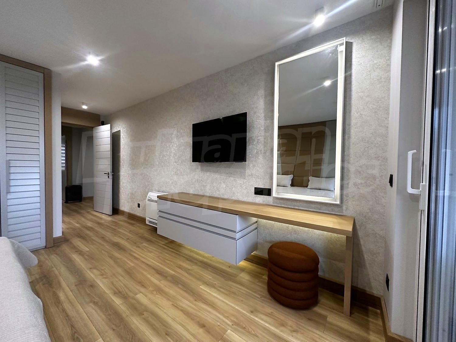 Gallery Picture 2