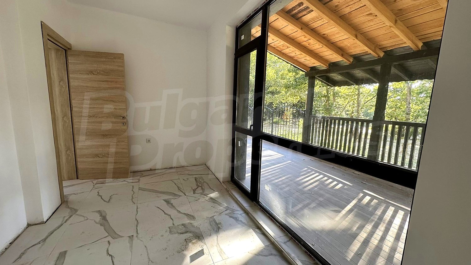 Gallery Picture 12