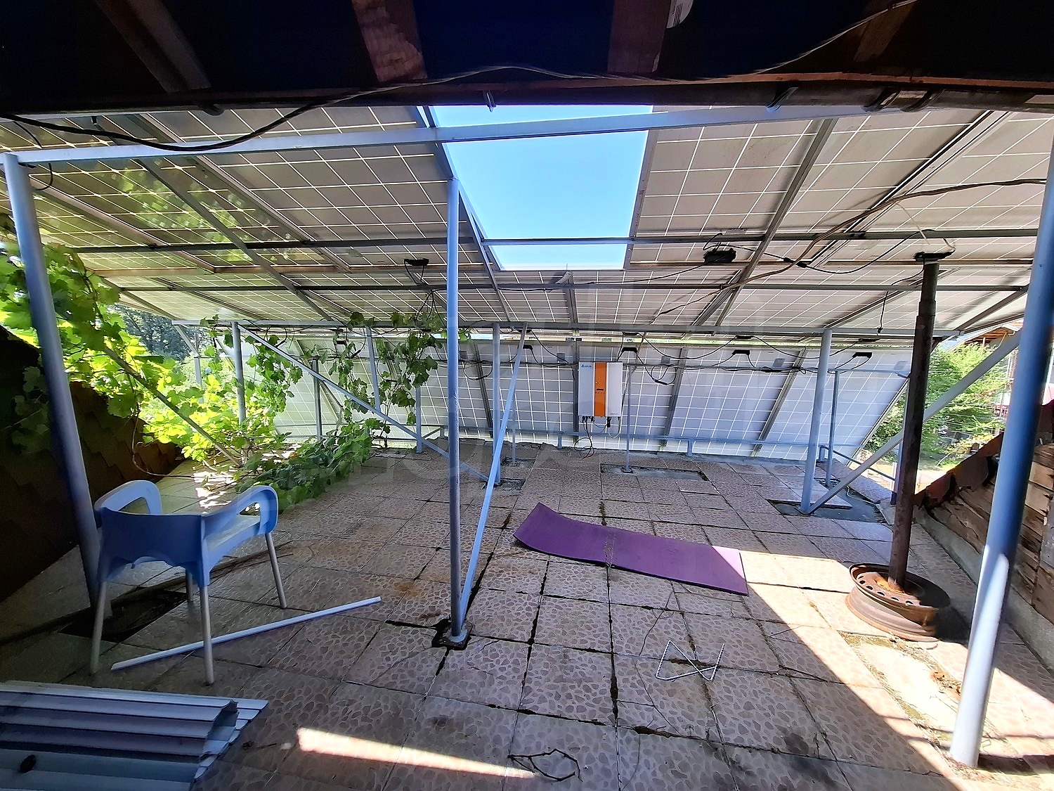 outside, green area
