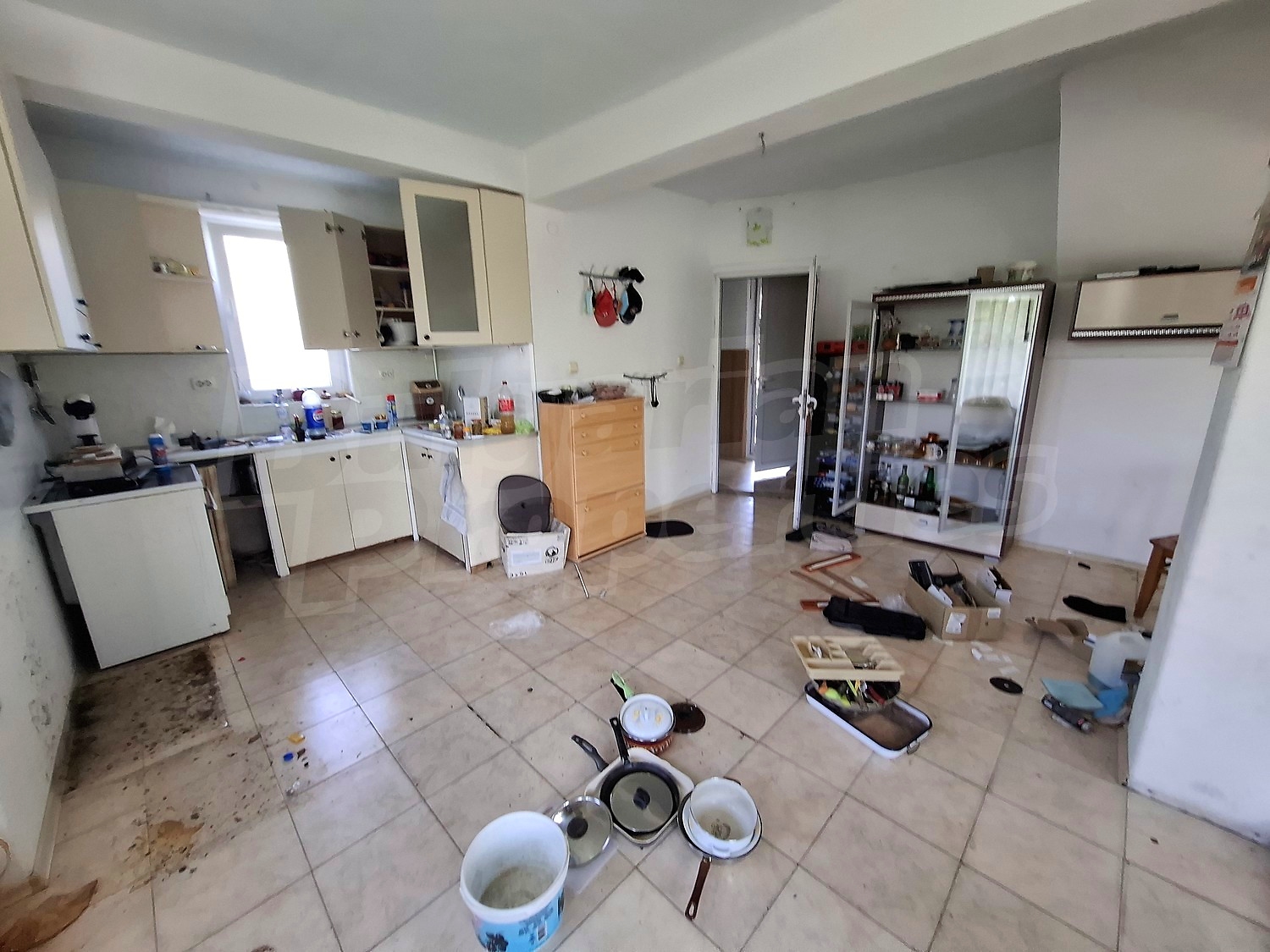 inside, kitchen