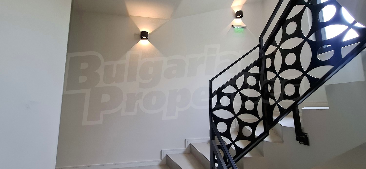 Gallery Picture 11