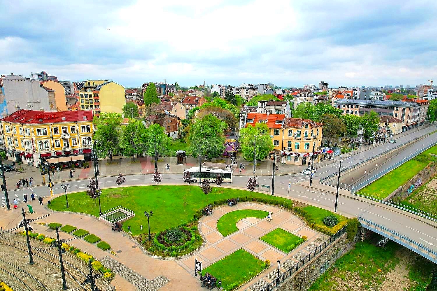 Gallery Picture 30