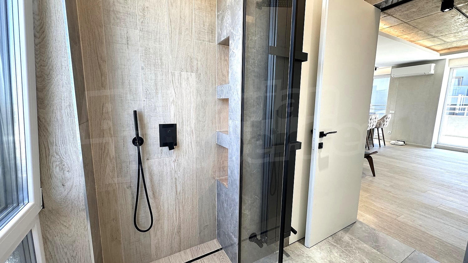 Gallery Picture 59