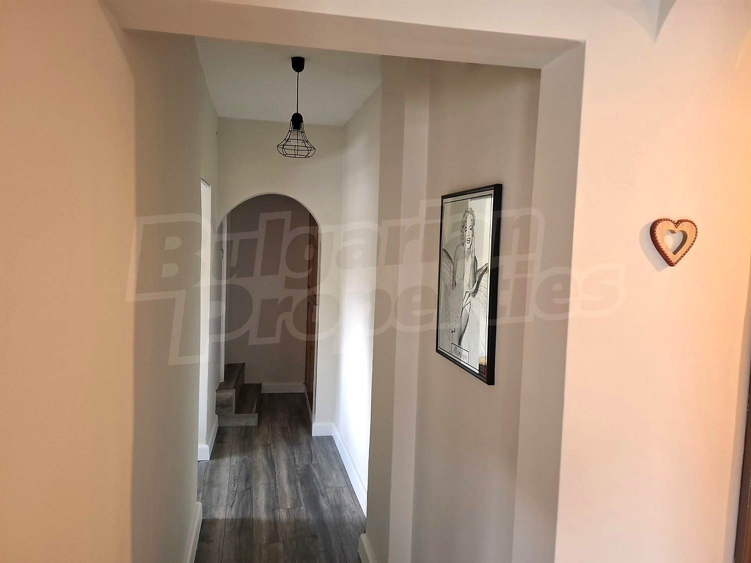 Gallery Picture 10