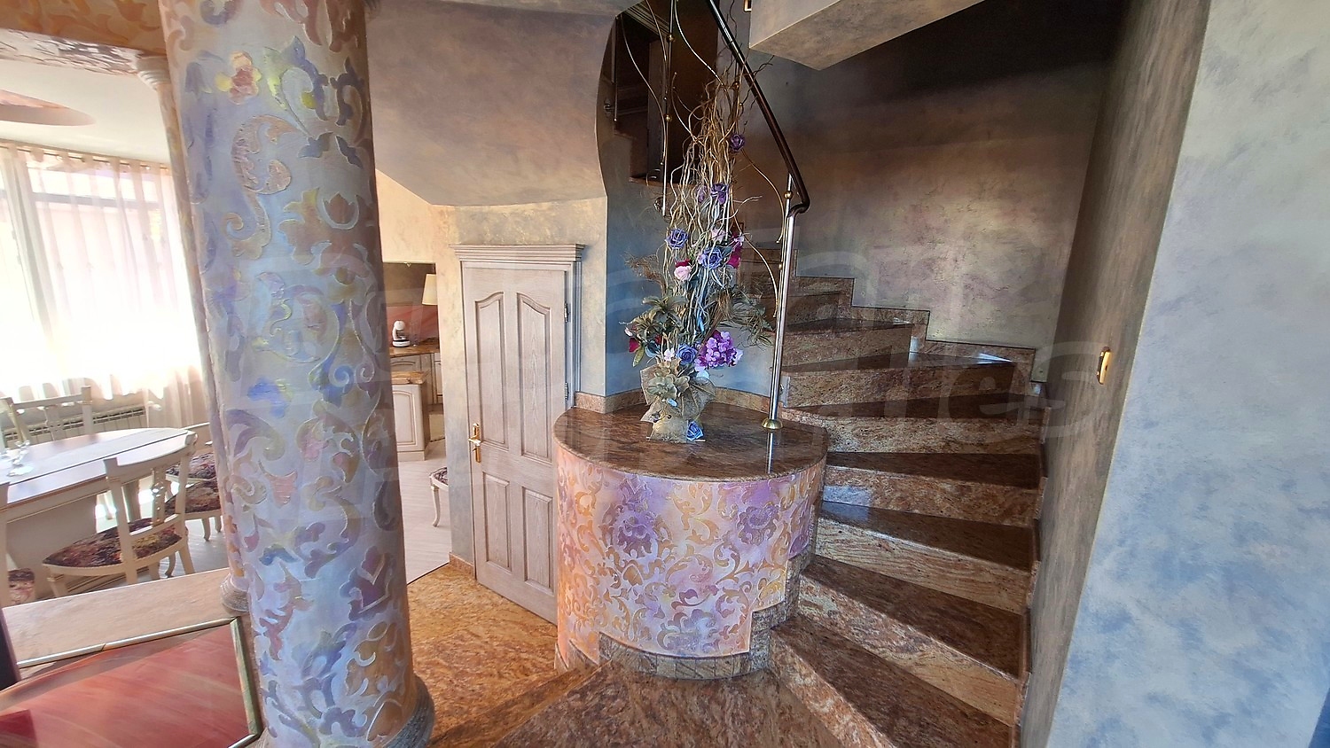 Gallery Picture 14