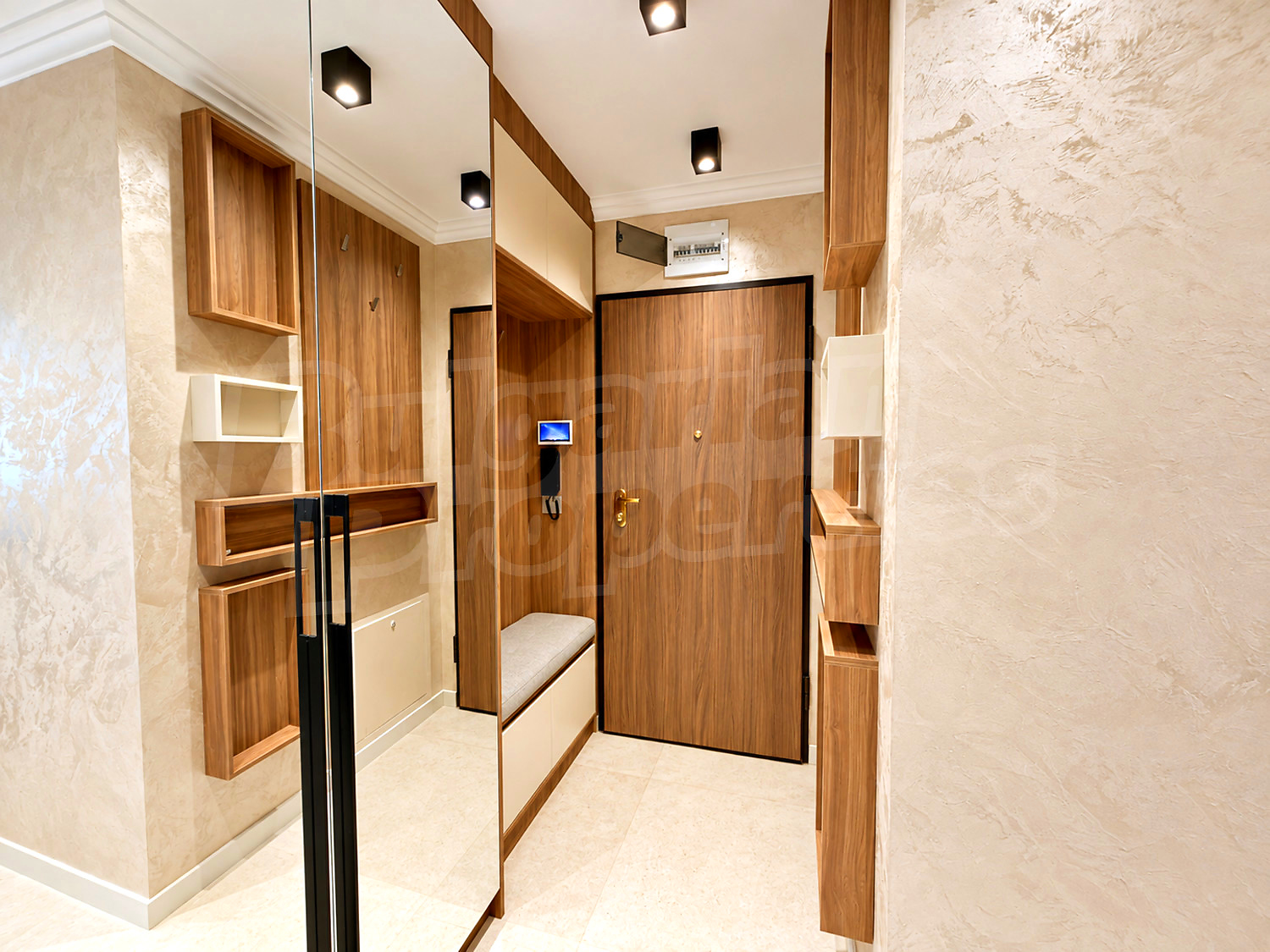 Gallery Picture 10