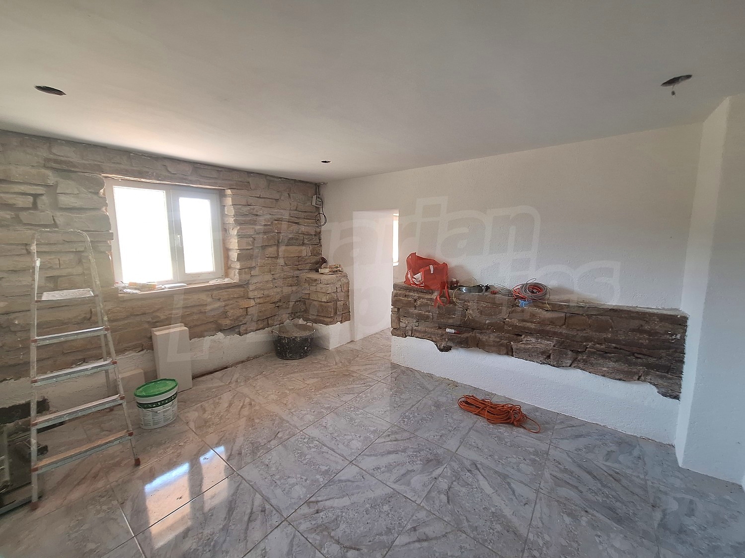 Gallery Picture 16