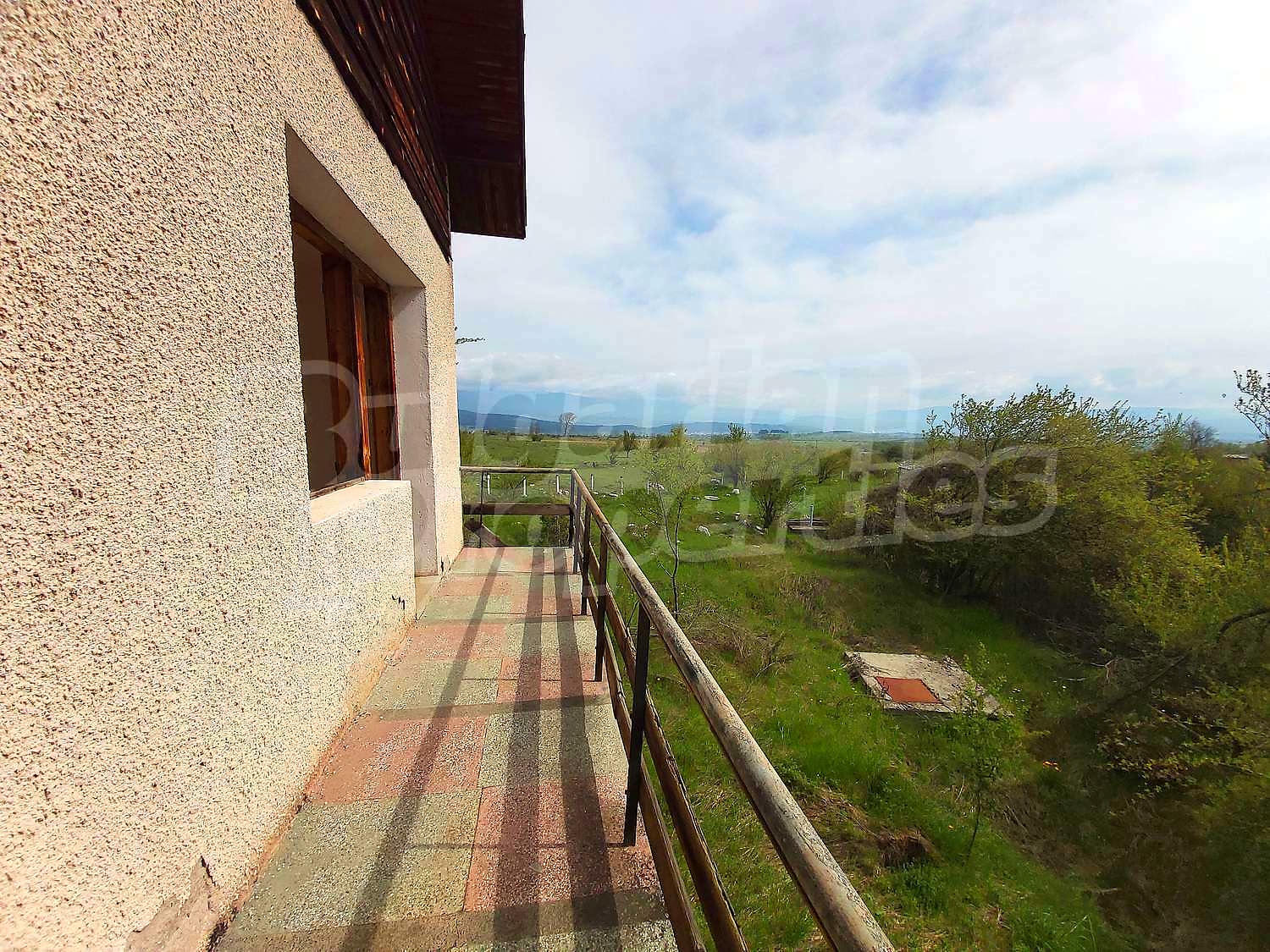 balcony, view from balcony, green area