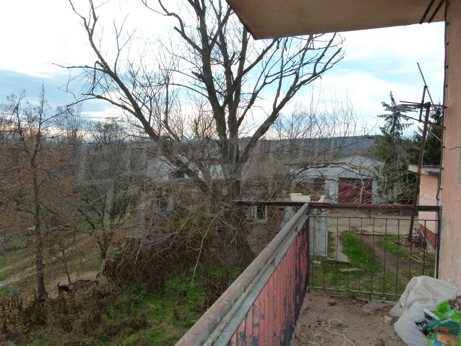 balcony, outside