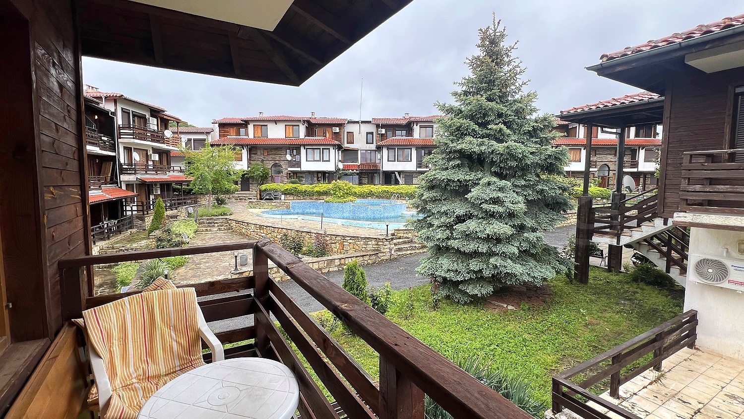 outside, balcony, pool, garden
