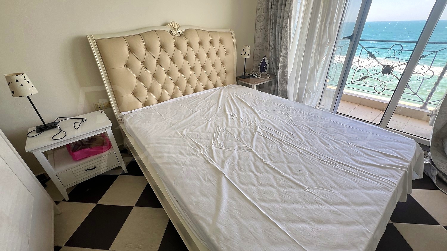 bedroom, balcony, sea