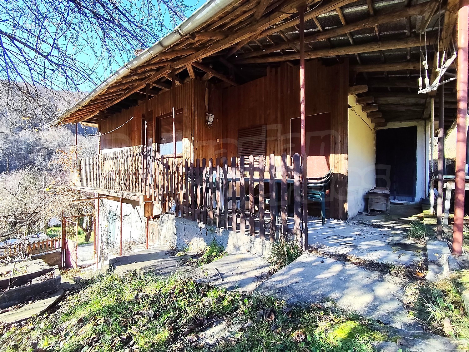 outside, facade, balcony, garden