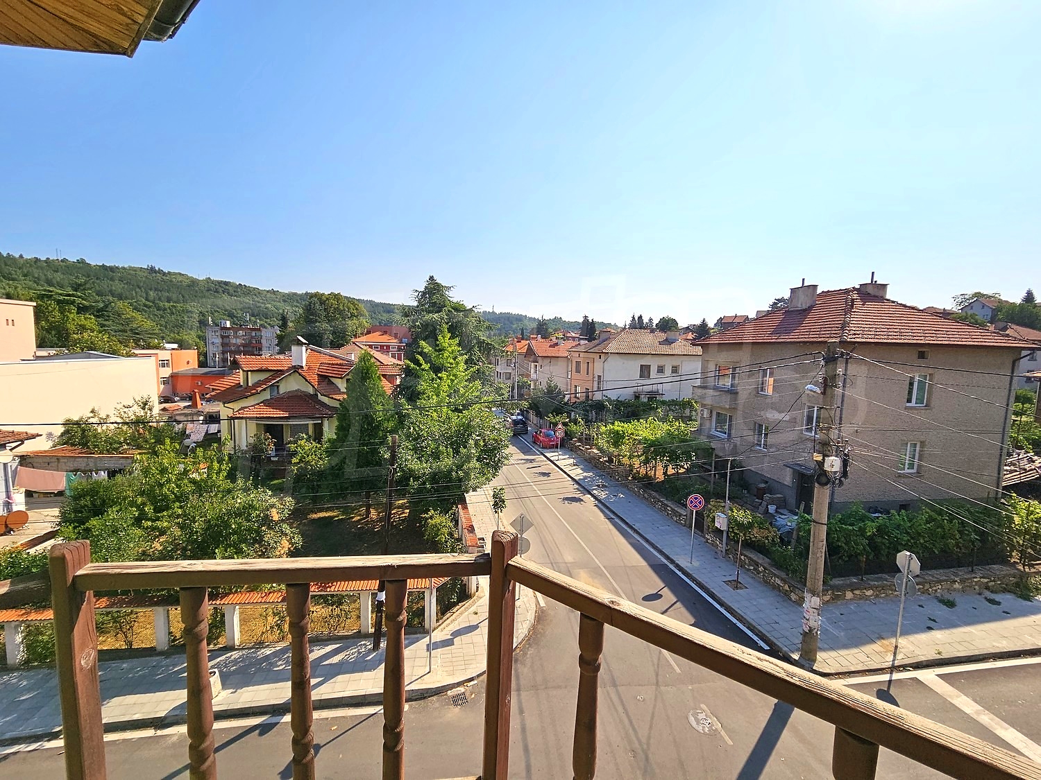 outside, view from balcony, green area