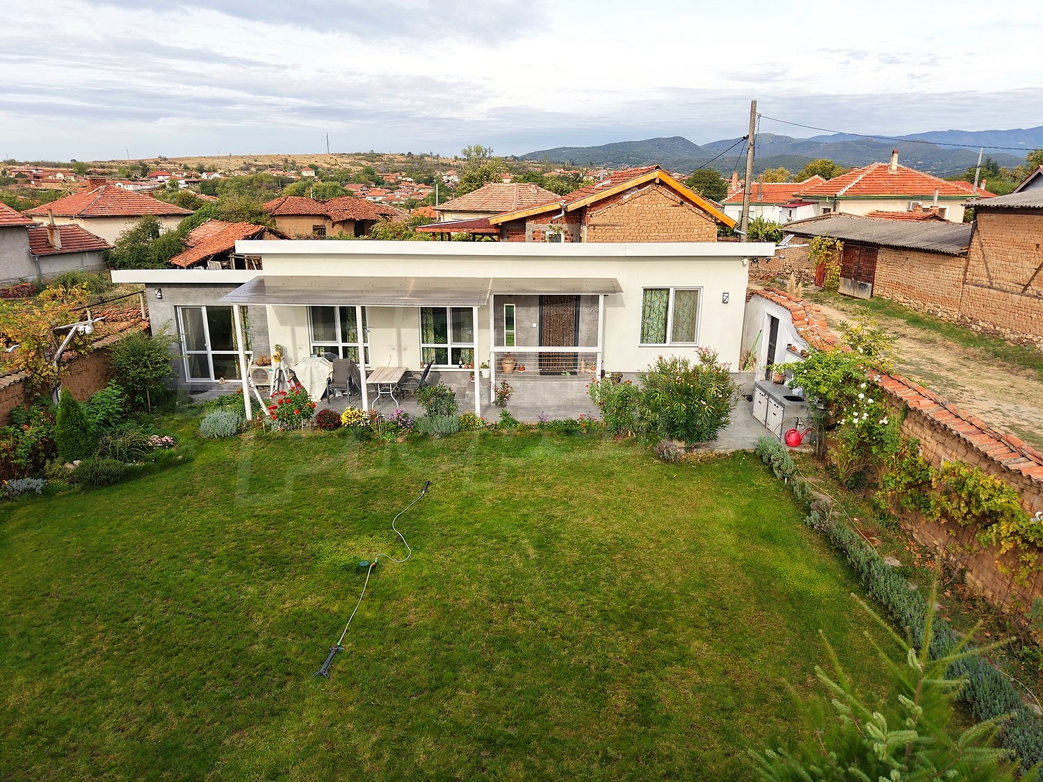 outside, facade, garden, mountain, green area