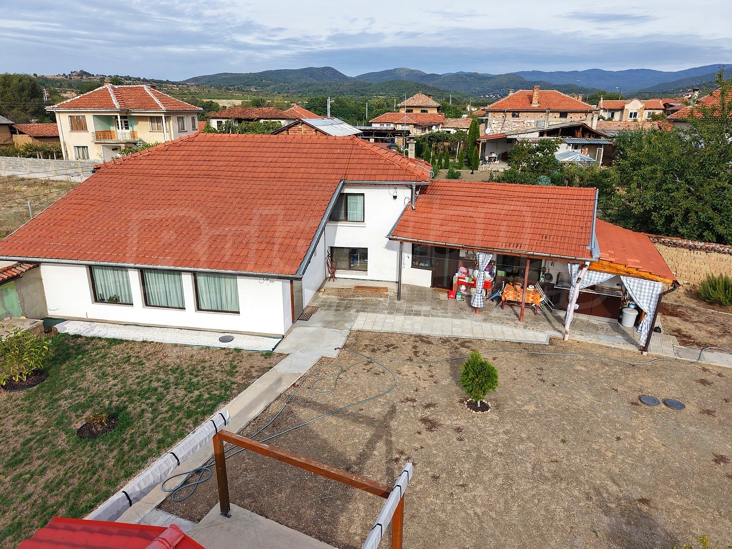 outside, facade, garden, mountain