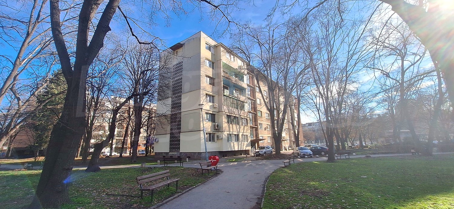 outside, facade, garden, parking