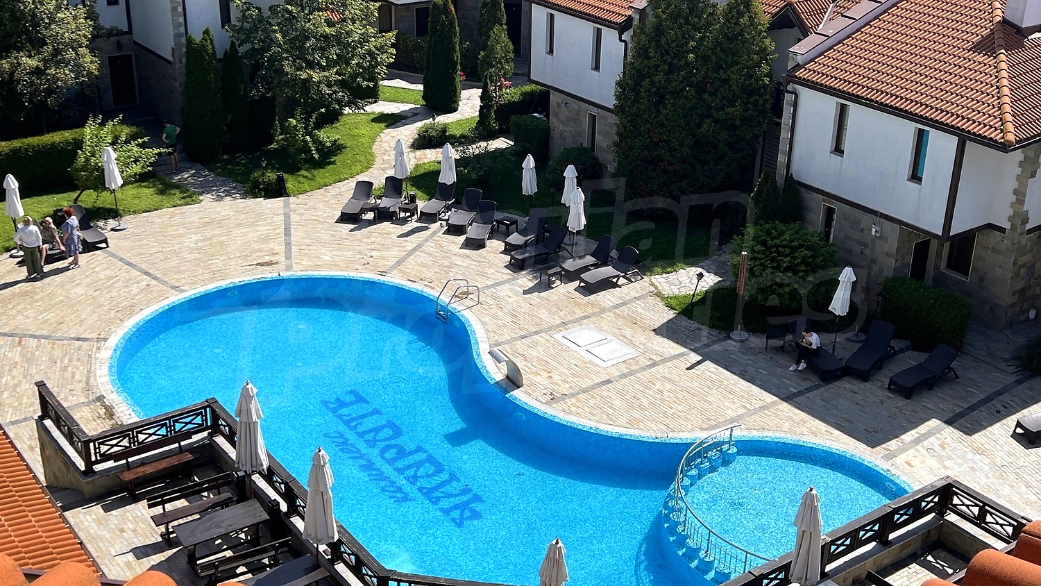 outside, pool, green area