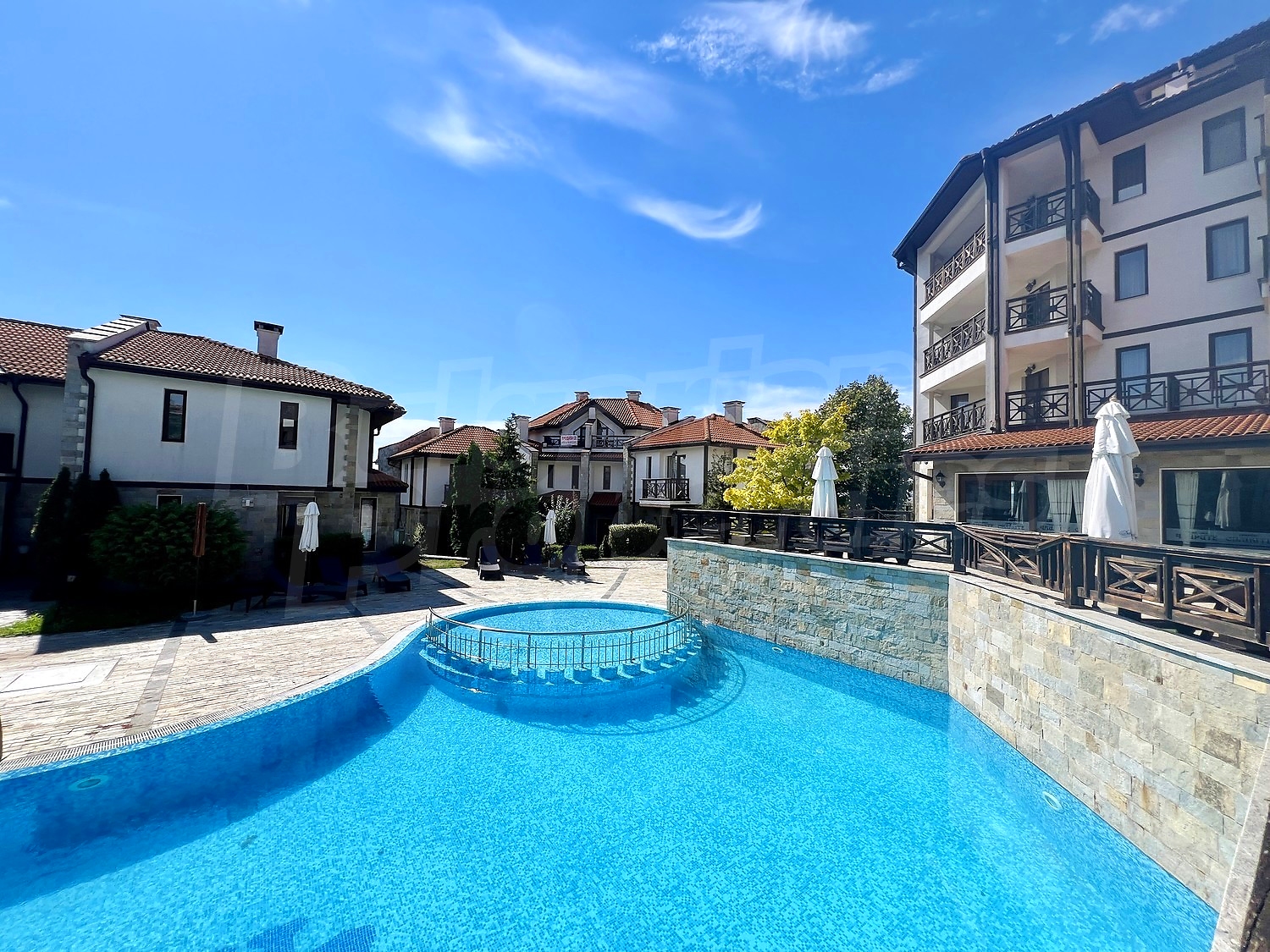 outside, pool, facade, garden
