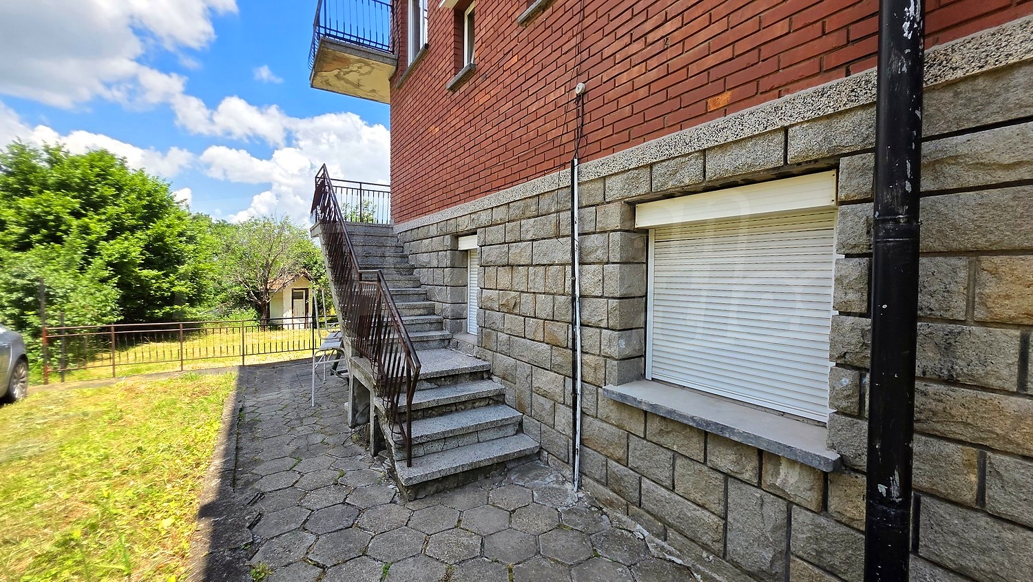outside, facade, garden, stairs