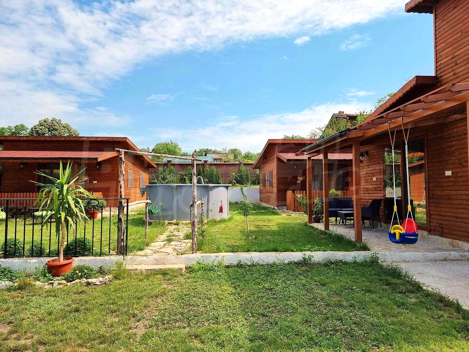 outside, garden, pool, green area