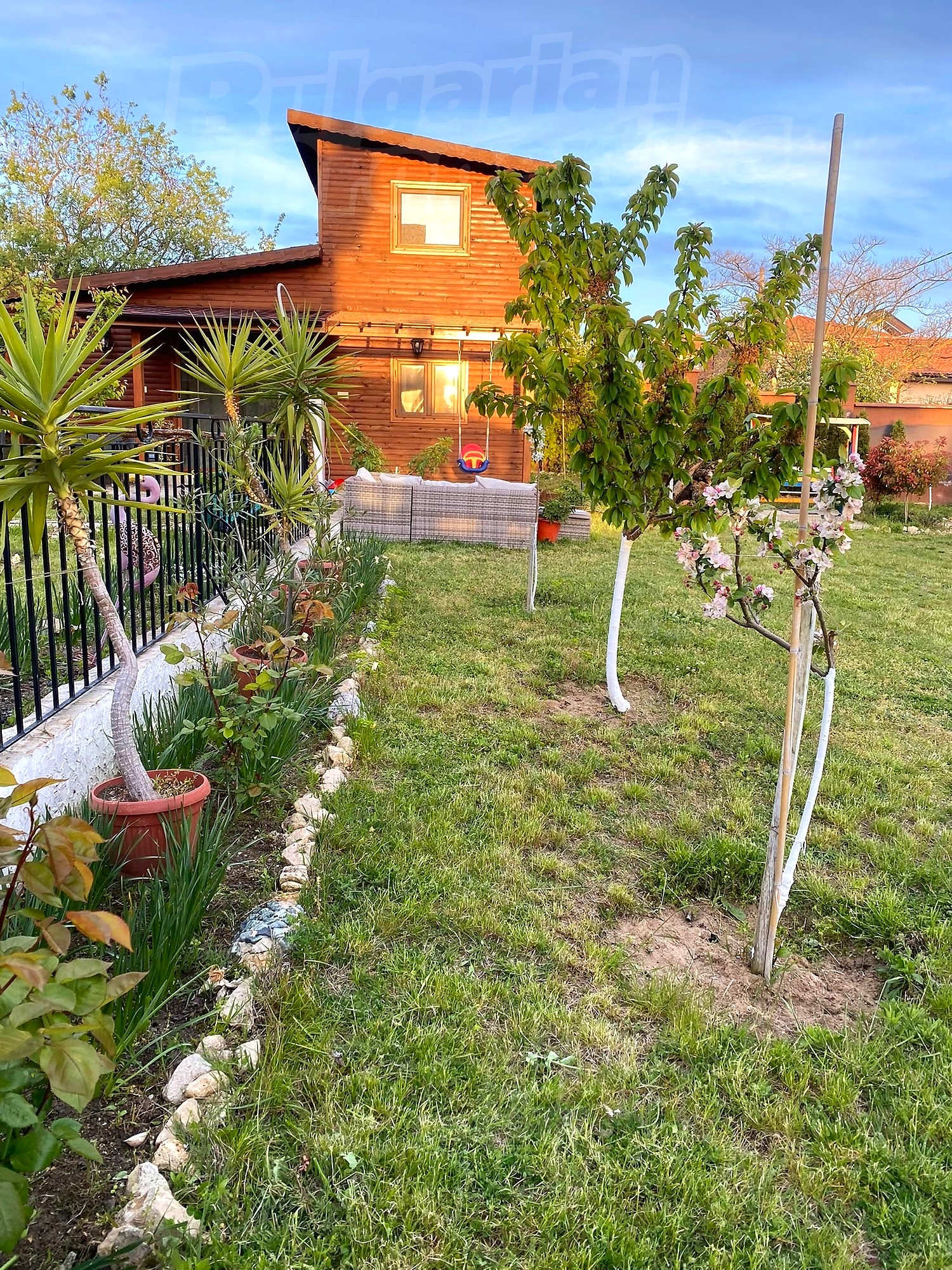 outside, garden, facade, green area