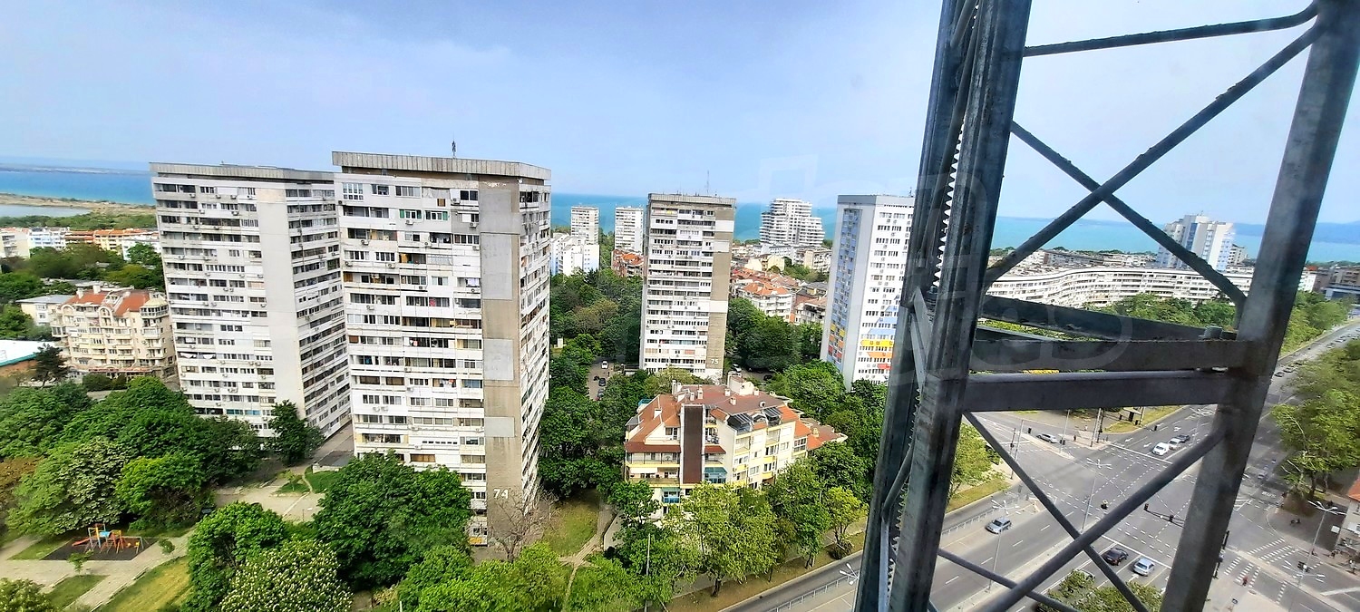 outside, green area, view from balcony, sea
