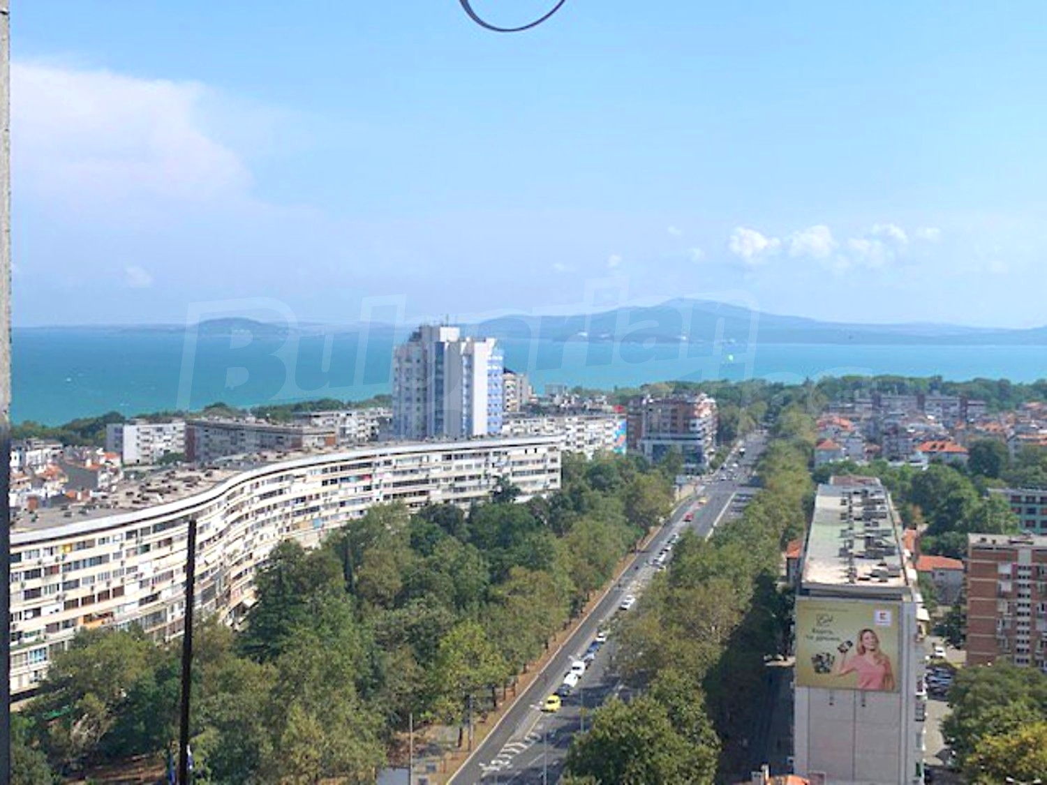 outside, view from balcony, sea, green area