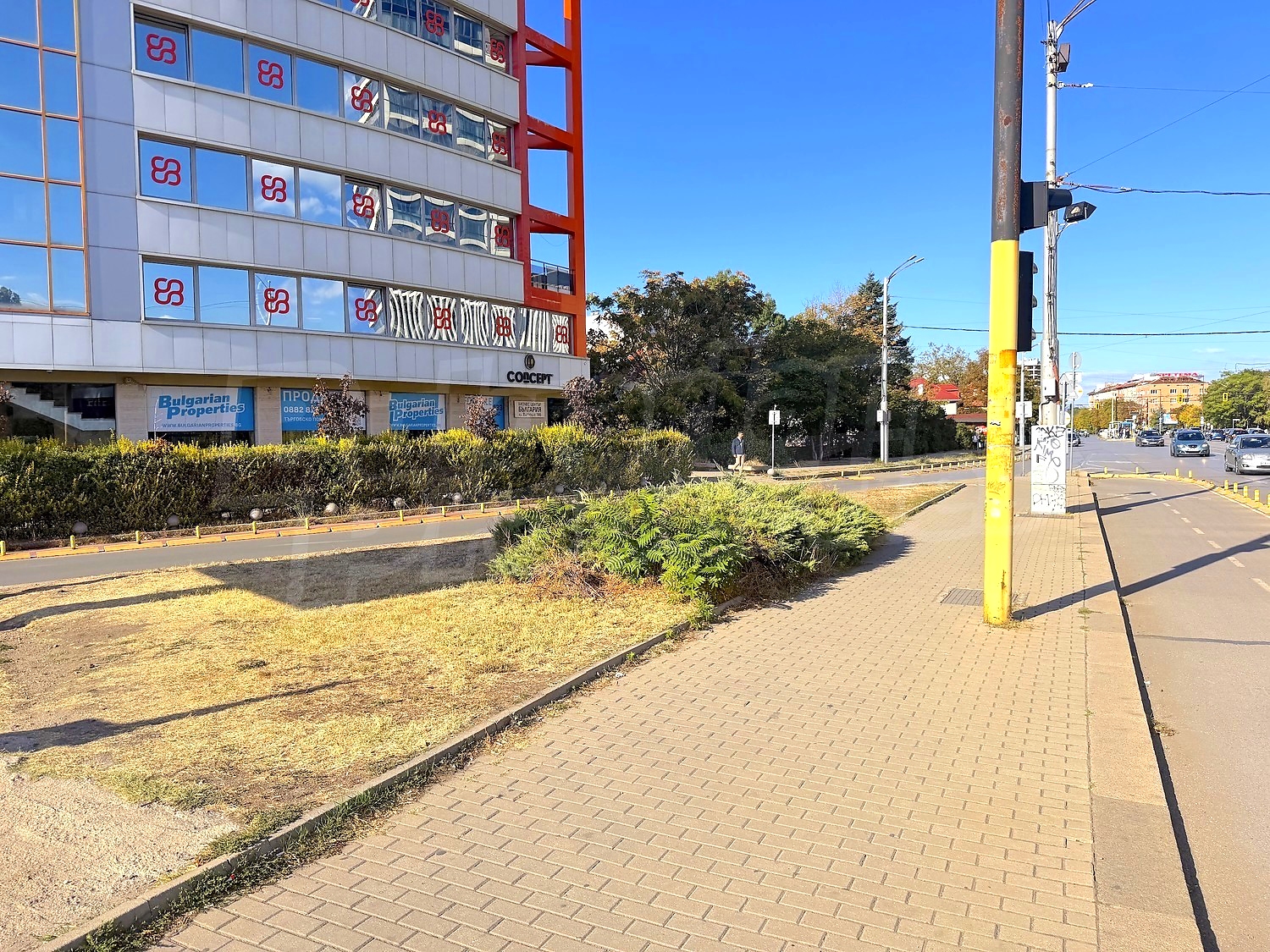 outside, facade, parking, green area