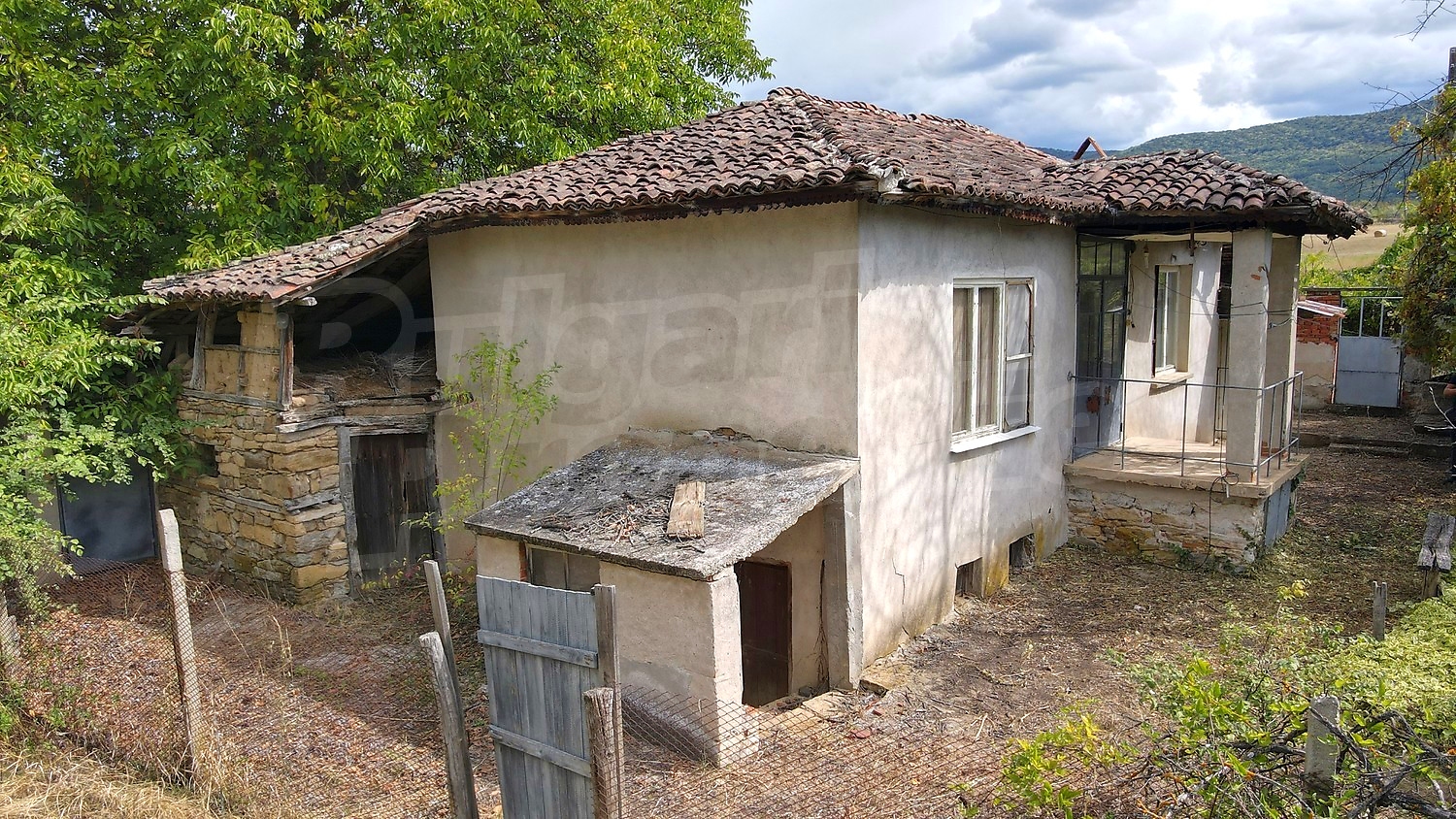 outside, facade, garden, mountain, green area